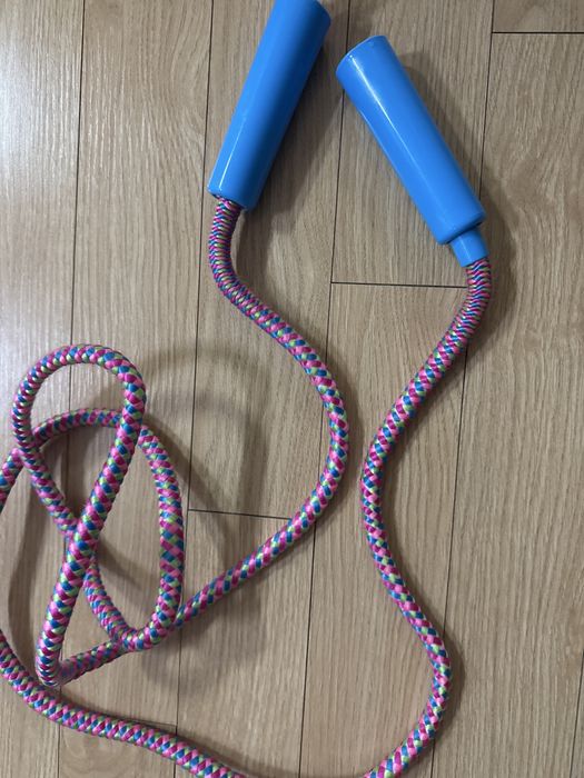 Продам новую скакалку