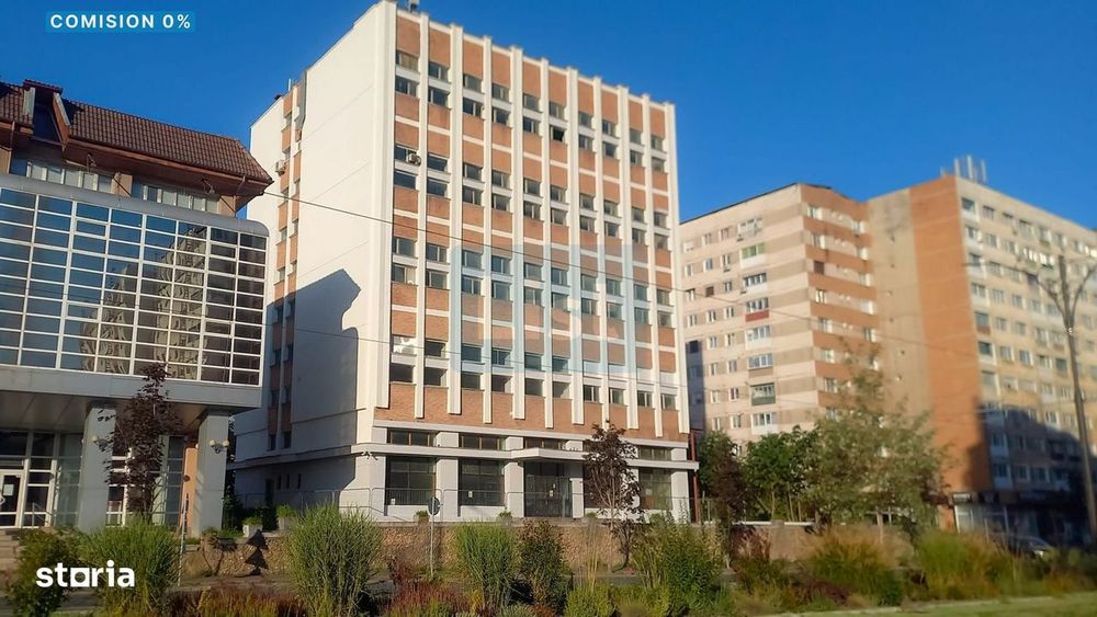 Cladire comerciala cu 4 etaje de inchiriat Resita