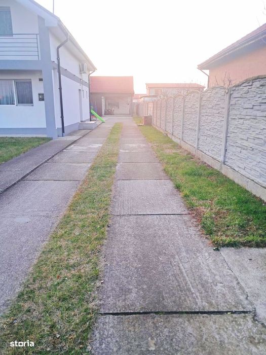 Casă Duplex tip P+E+M lângă Timișoara în comuna Săcălaz cu teren 780mp