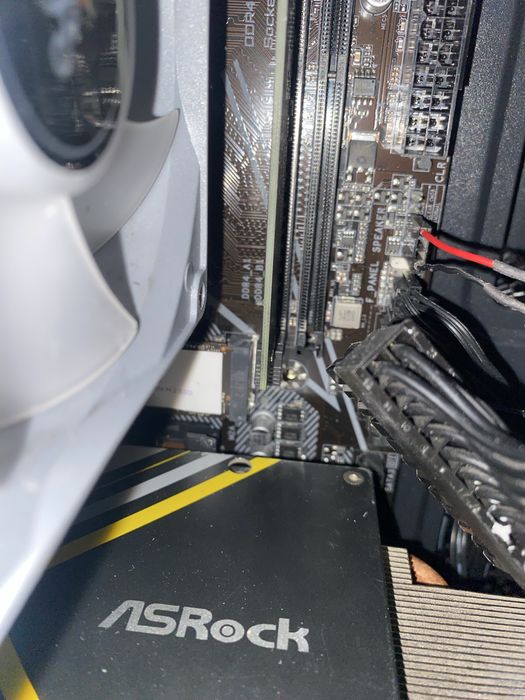 Продам материнку+проц AM4