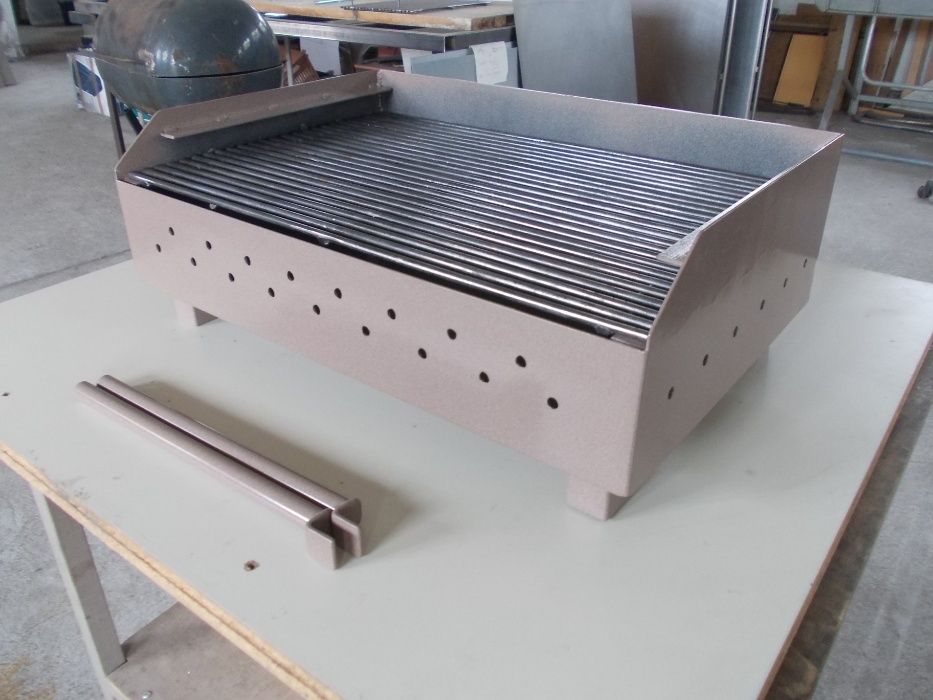 Скара - Барбекю на дърва и дървени въглища 80 €