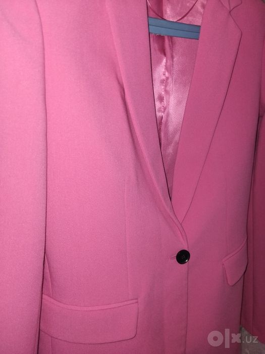 Оригинальный яркий пиджак ZARA
​• Бренд: ZARA
• Размер: USA XS (отл