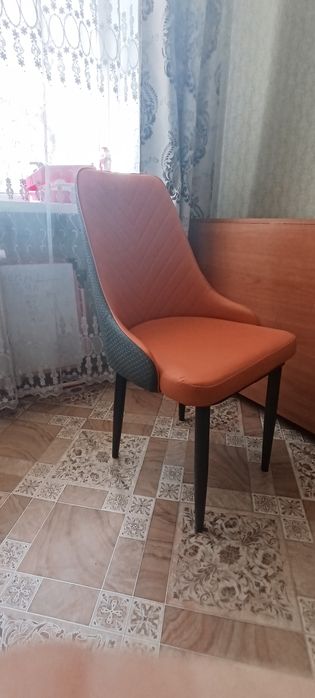 Продам кухонные стулья