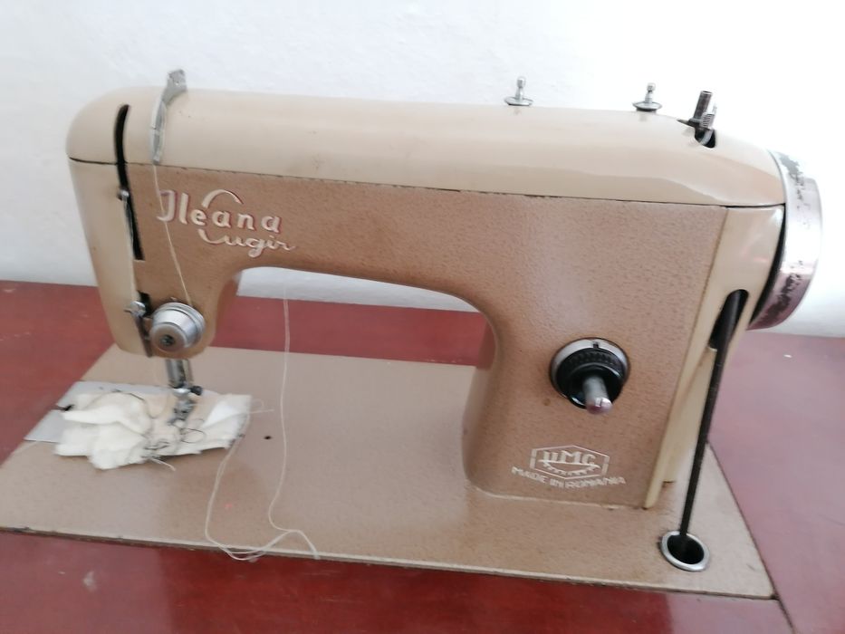 Mașina de cusut ILEANA