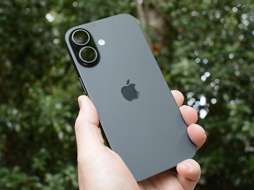 iPhone 17 (Full Box)