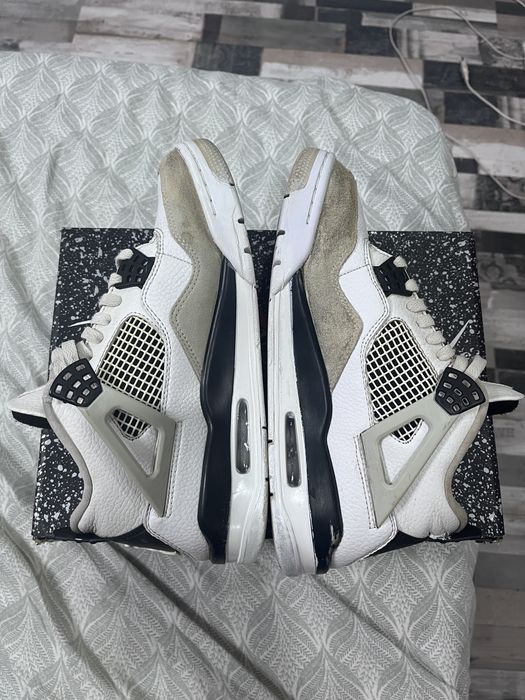 Jordan 4 military black