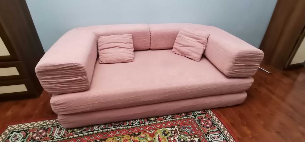 Диван бескаркасный