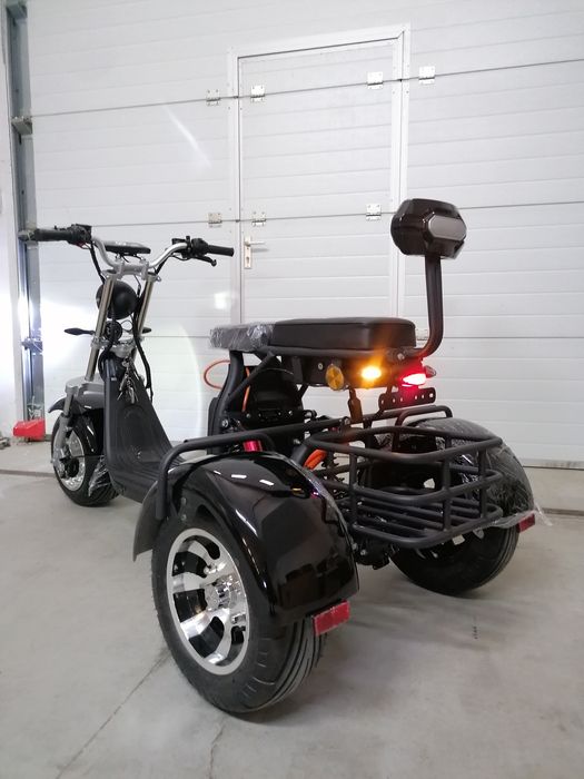 Scuter electric nou triciclu