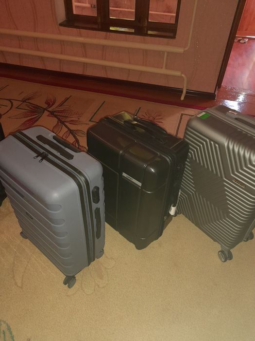 Чемоданы  хоршом состояние