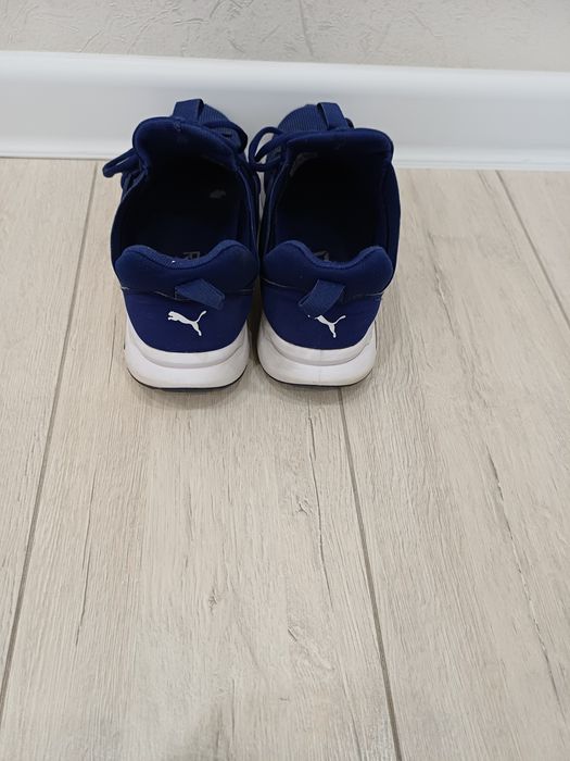 Продам кроссовки Puma 41 размер