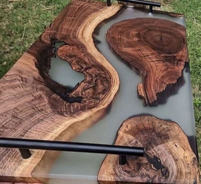 Docatoare si tavi de servire