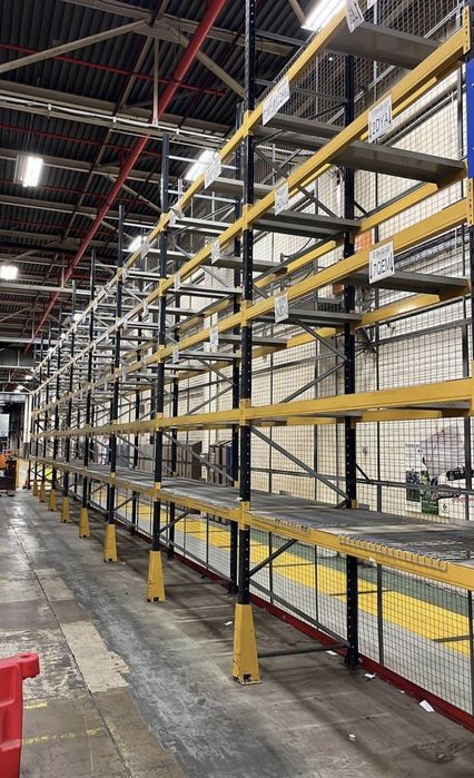 Raft metalic robust pentru paleti