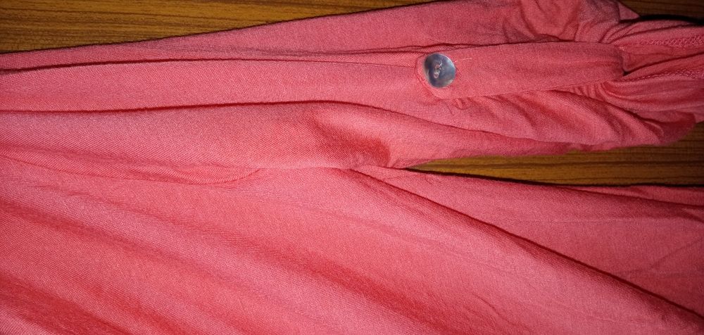 Блузки за празници и делници