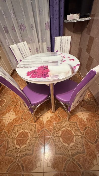 Vand mobila bucatarie/masa/scaune/living