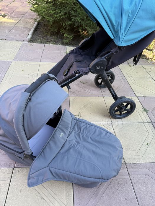 Продам коляску Britax