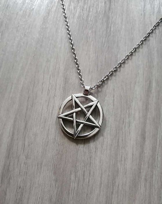 Готик и блек метъл аксесоари