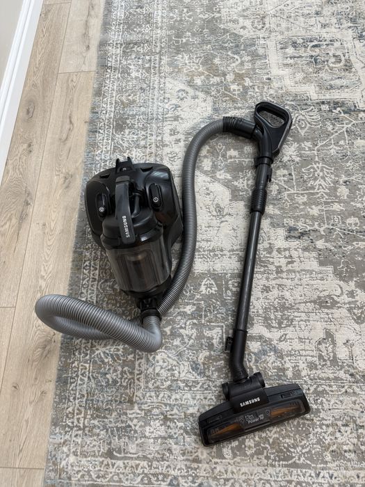 Продам пылесос марки самсунг