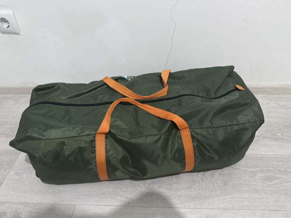 Палатка для отдыха или для рыбалки