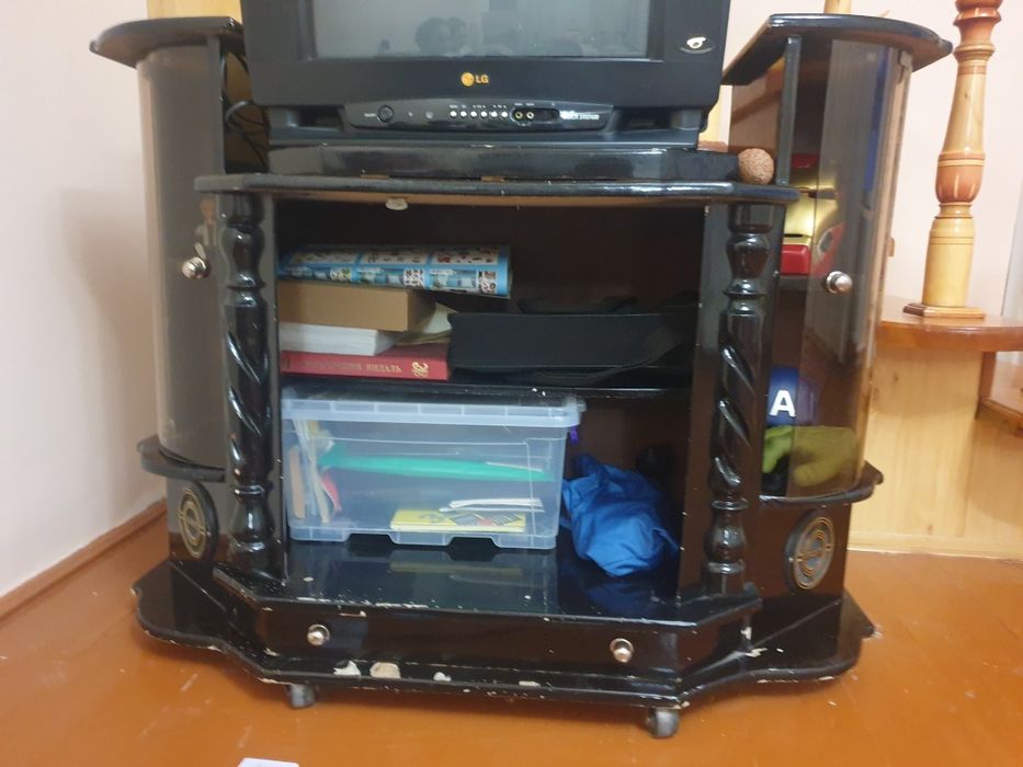 Подставка под телевизор