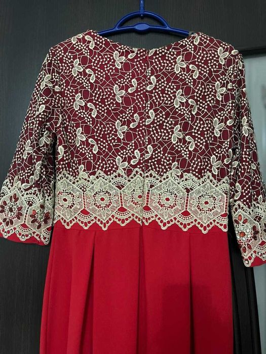 Продаю платья !!!