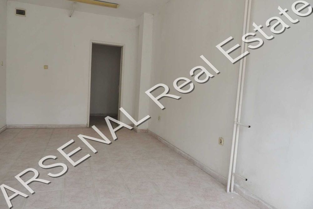 Дава се под наем Магазин в София, Зона Б-5 - 32 кв.м за 450 € - Снимка #3