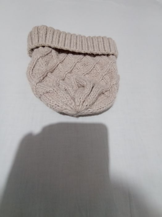 Căciulă dama bej tricotată