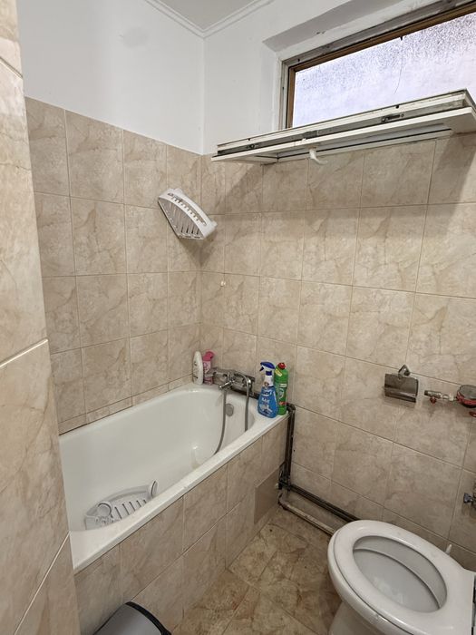 Apartament de vanzare , zona centrala . Strada piata victorie