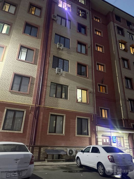 Chilonzor 13 kv Navastroyka 1^2 /1/7  uy Sotiladi