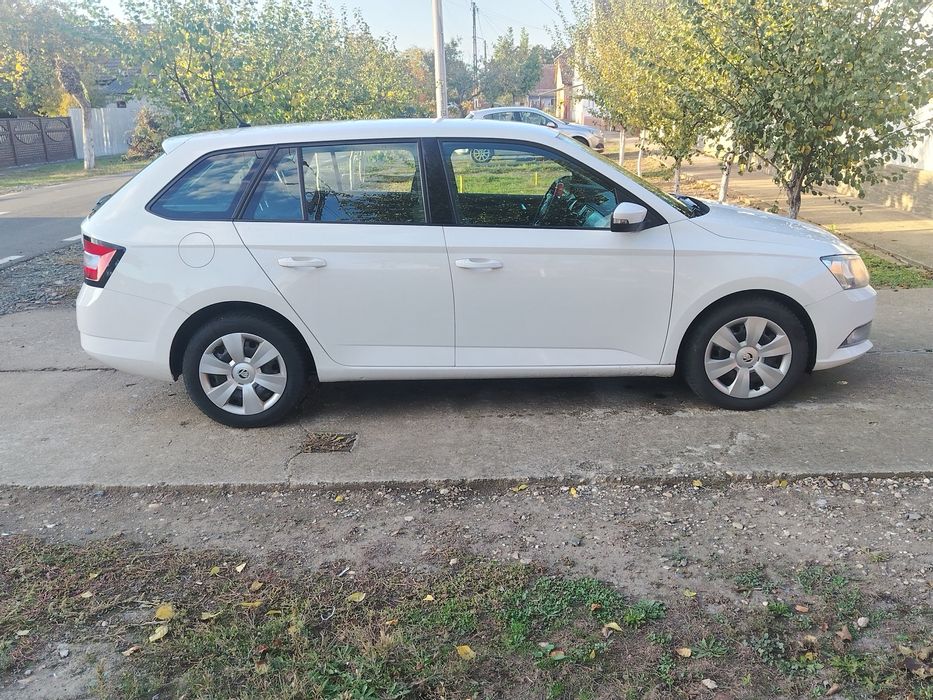 SKODA Fabia 2015 — imagine 3