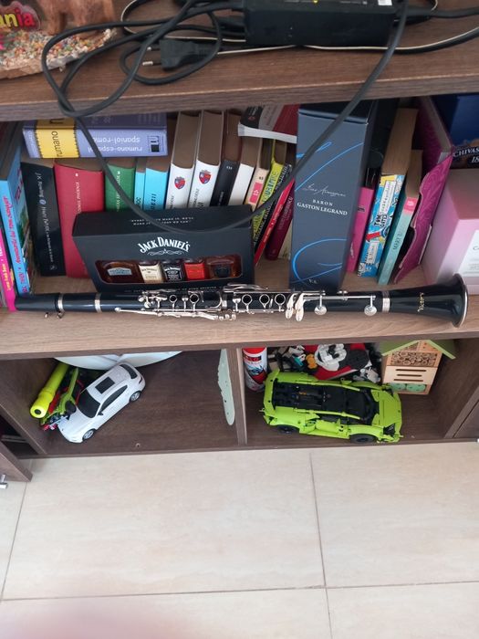Vând clarinet  în stare impecabila