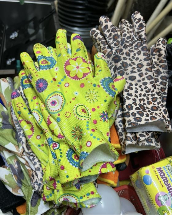 Перчатки прорезиновые .Перчатки хозяйственные