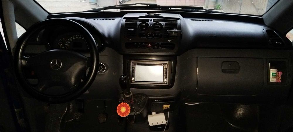 Vând Mercedes vito