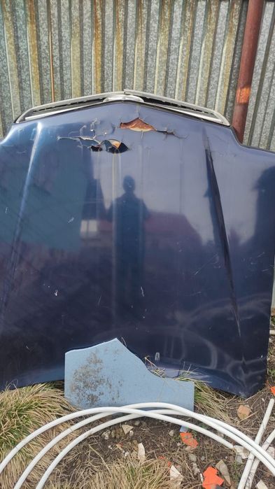 Капот на мэрс-124.