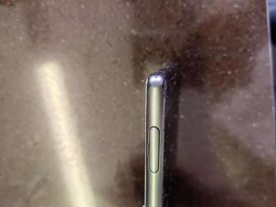 Телефон Sony Xperia