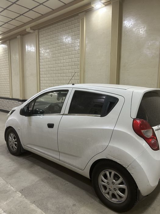 Автомобиль Спарк шевролет