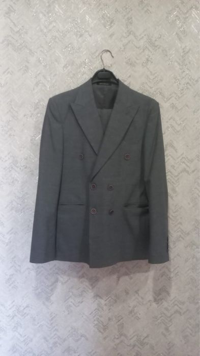 Продам костюм тройка