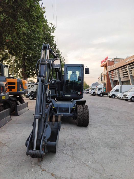 Колесный экскаватор   C65ECO