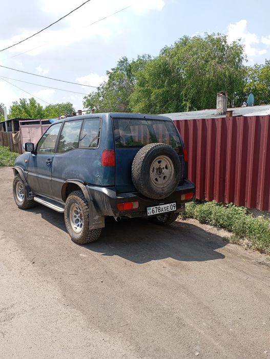 Ниссан Мистраль  Террано2