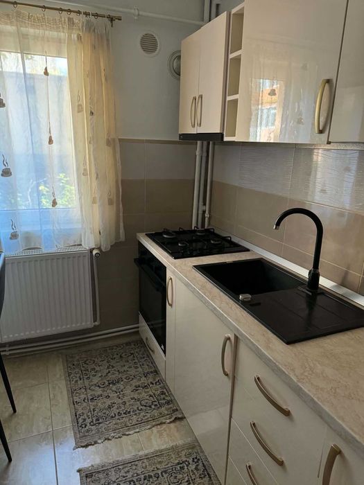 Apartament 2 camere lânga universitate