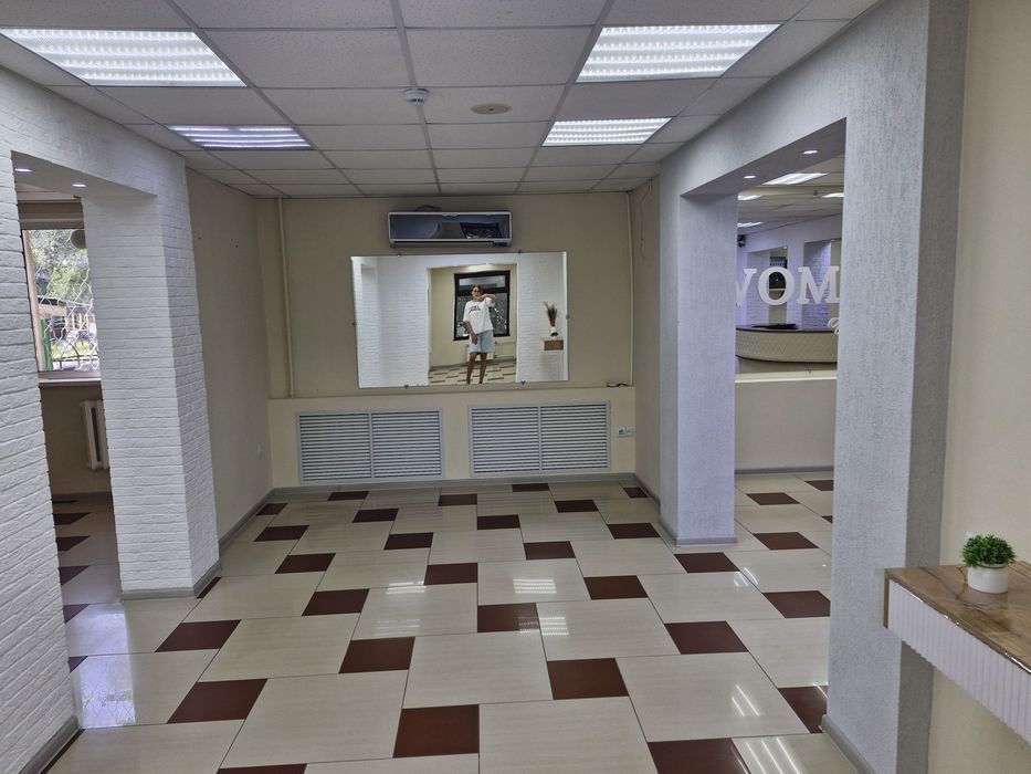 Сдам в центре 94 м кв  коммерческую недвижимость либо продам