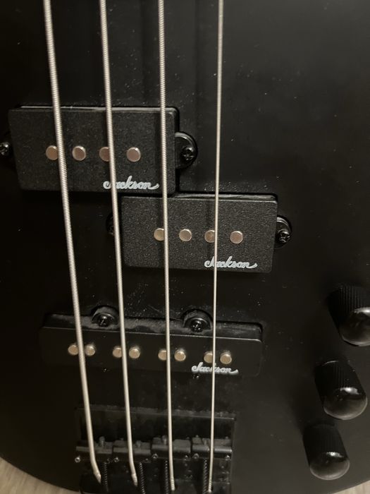 Бас китара Jackson