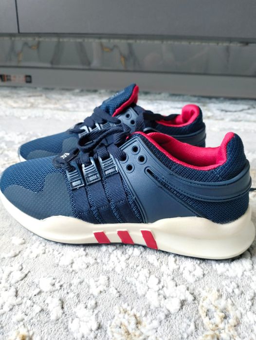 Продам кроссовки