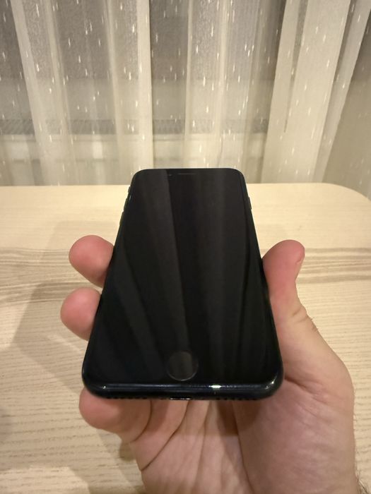 Vand iPhone SE 2nd Gen, 64GB