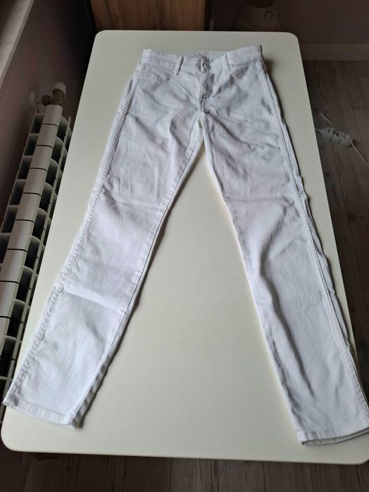 2 бр. Дамски дънки , слим модел - нови