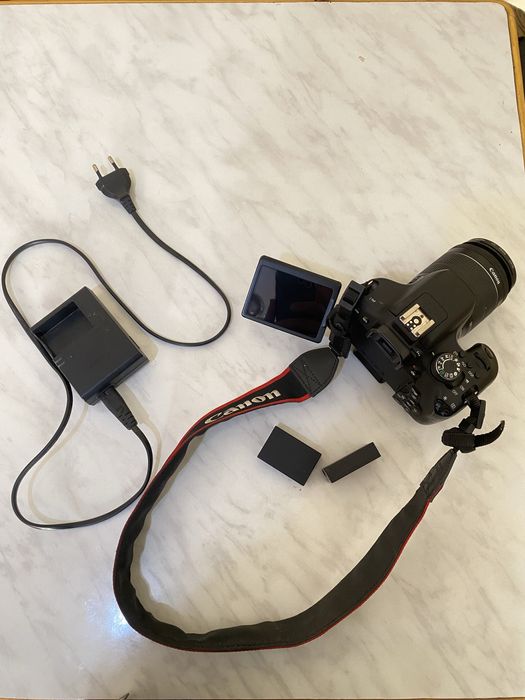 Canon 750 D komplekt 2 ta batareya i zaryadchik