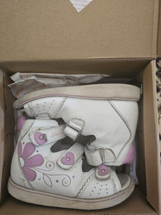 Продам ортопедические сандалии