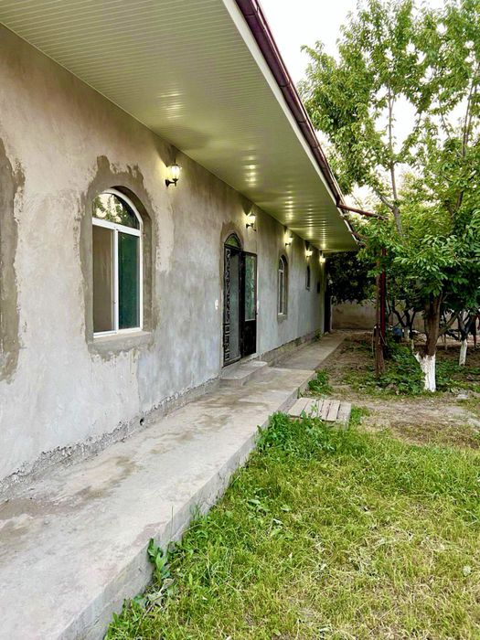 Uy sotiladi 4 sotka Politotdel