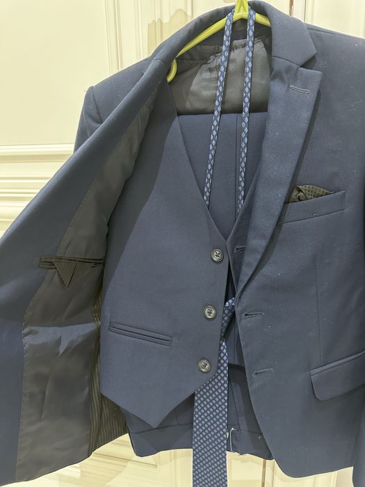 Школьный костюм тройка