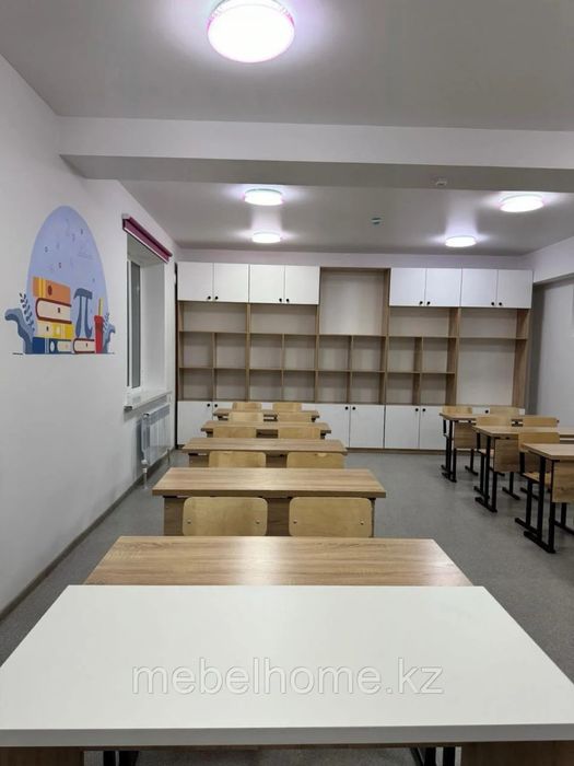 Парта со стульями