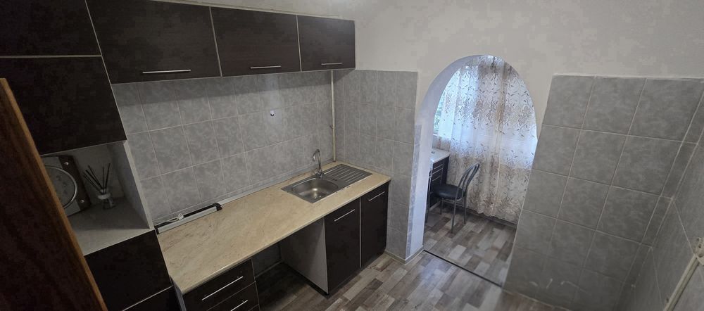 Vand apartament 2 camere - Barlad zona ultracentrală